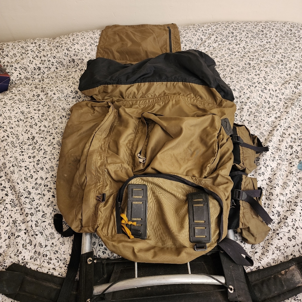 Vintage Kelty external frame hiking back back. L/xl Fully functional